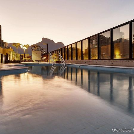 Radisson Rio De Janeiro Barra Otel Dış mekan fotoğraf The rooftop pool at the hotel