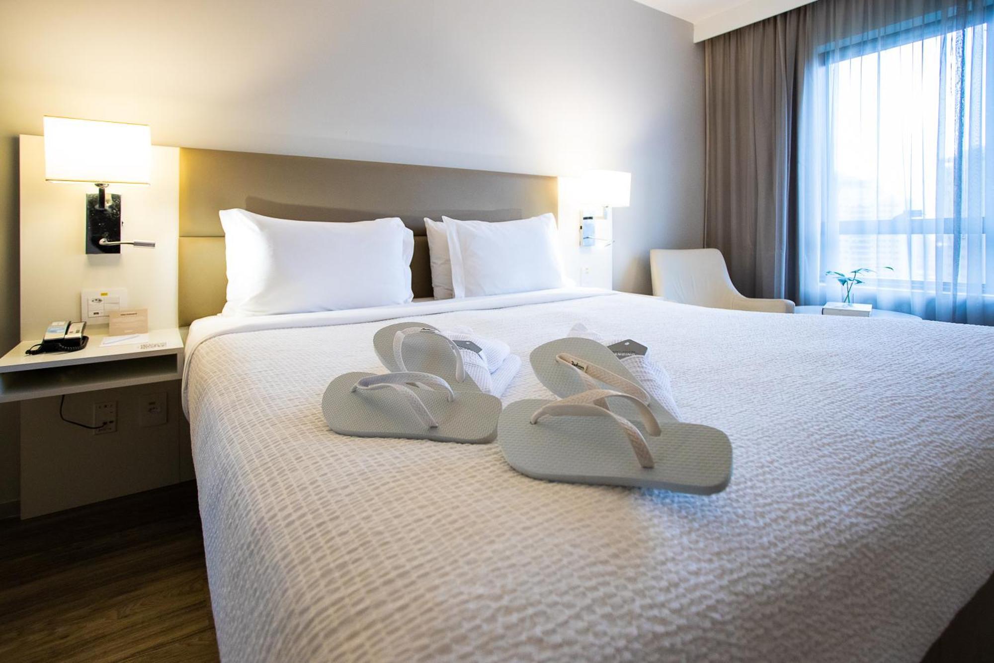 Radisson Rio De Janeiro Barra Otel Oda fotoğraf A room at the Hilton Garden Inn in San Francisco