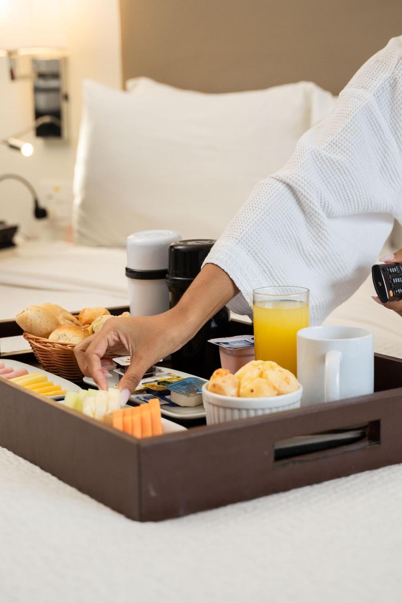 Radisson Rio De Janeiro Barra Otel Dış mekan fotoğraf Room service